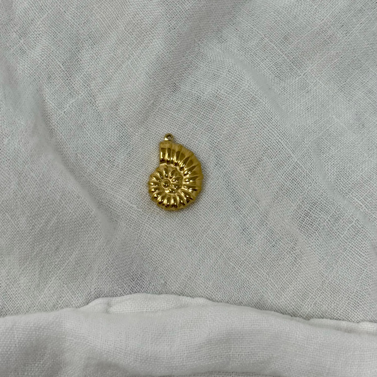 SNAIL SHELL CHARM